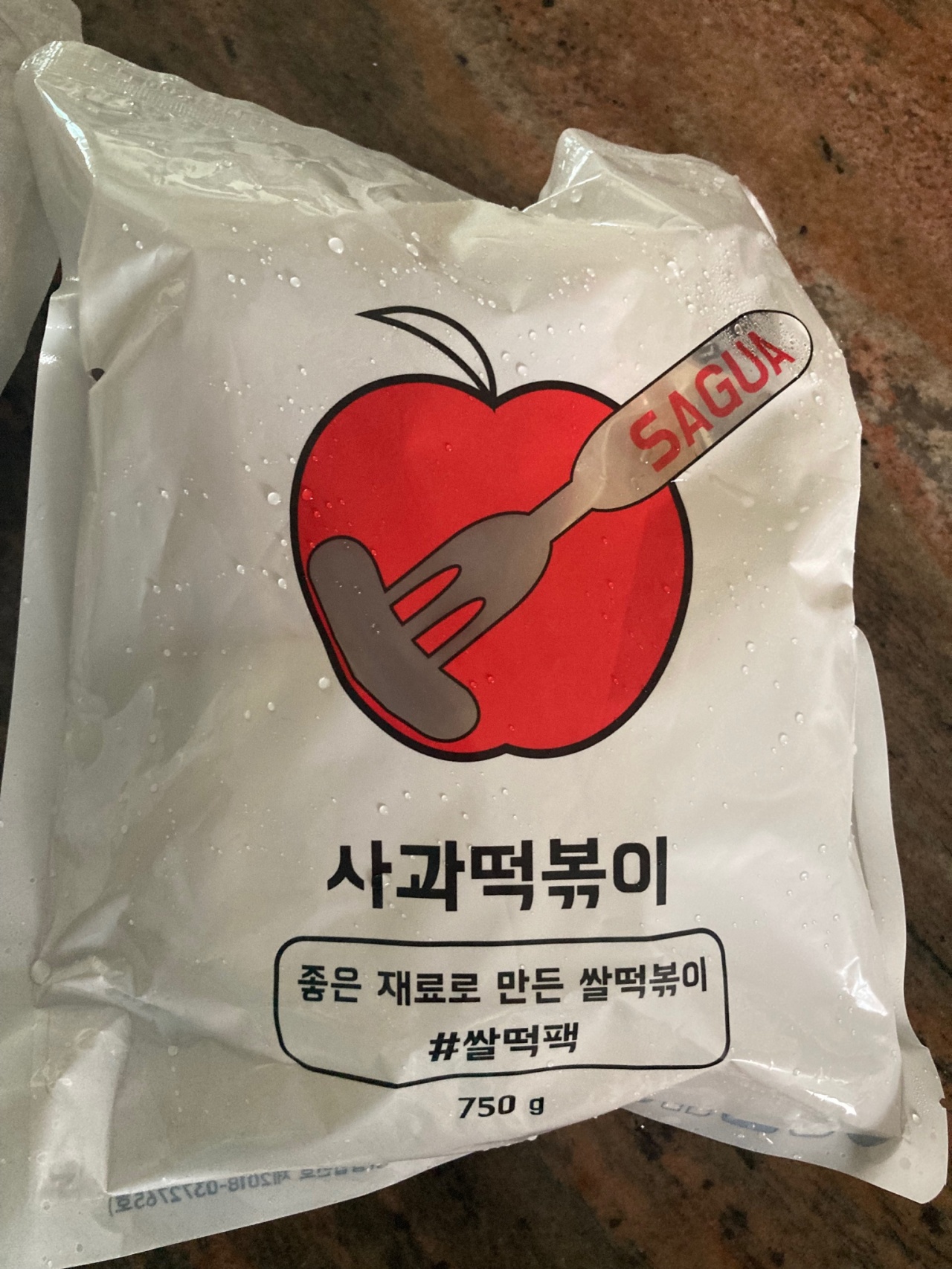 사과떡볶이 매장 방문 후 남겨주신 고객 리뷰 사진입니다.