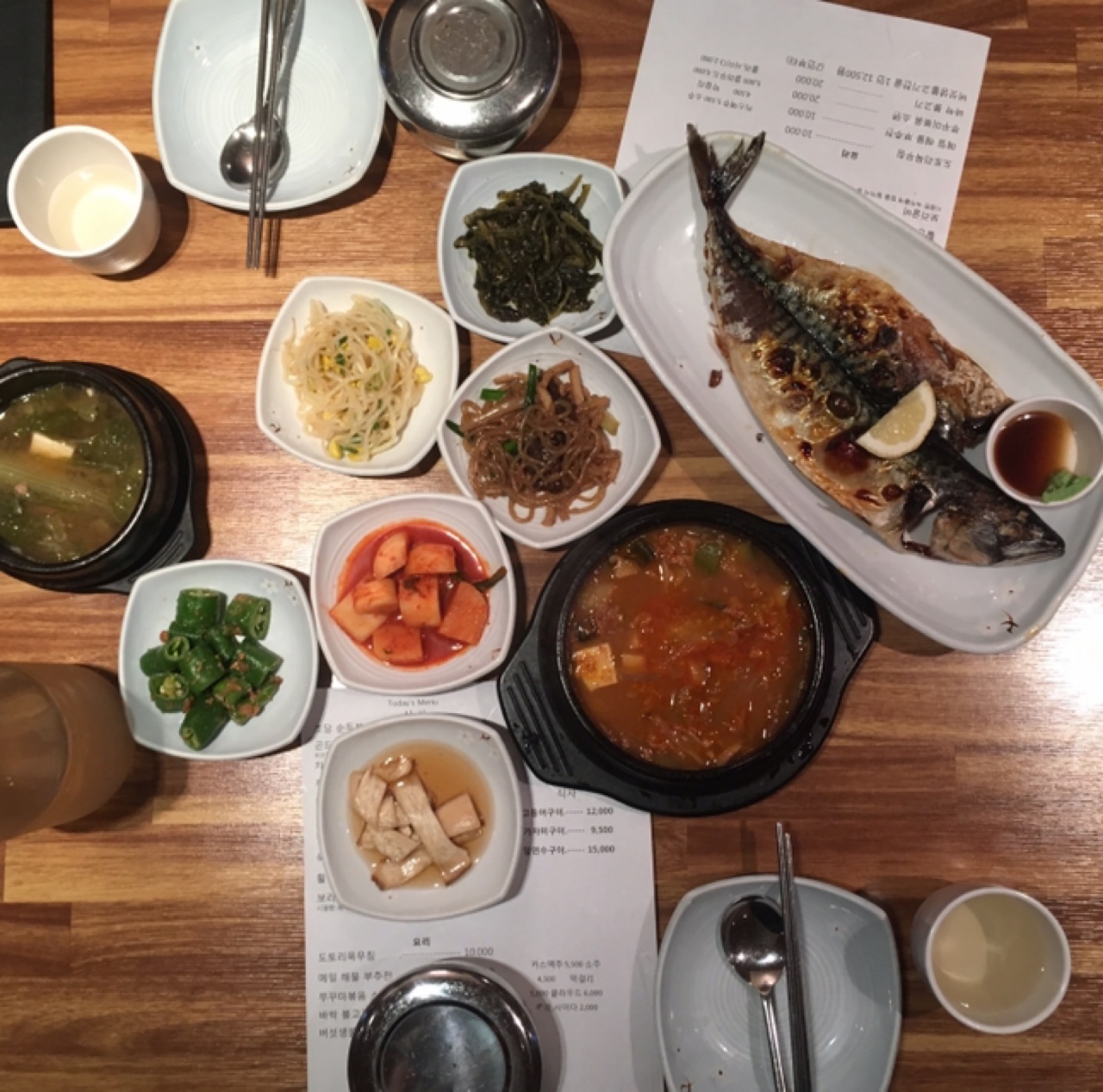 더맛있는밥집 매장 방문 후 남겨주신 고객 리뷰 사진입니다.