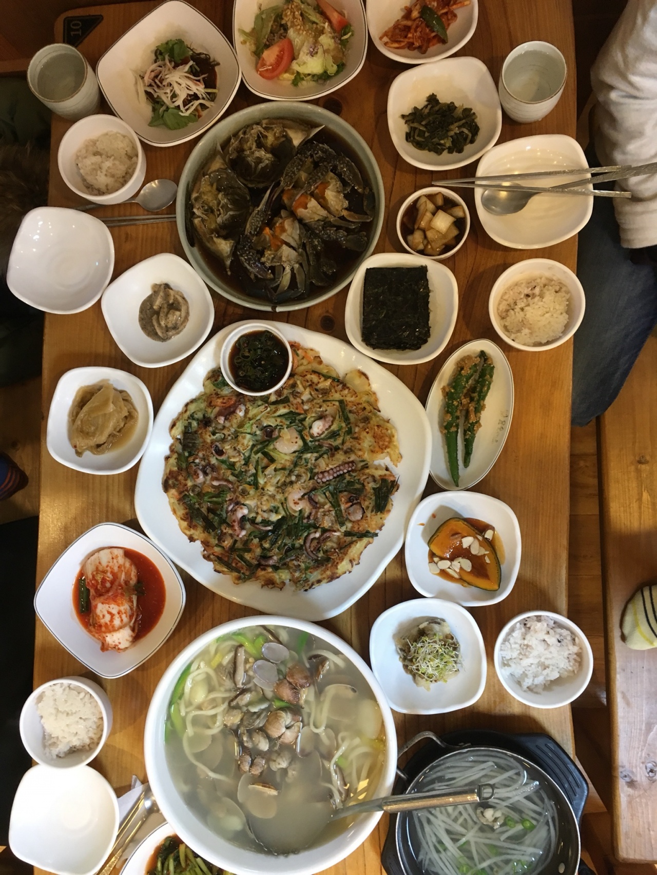 윤숙이네손칼국수 매장 방문 후 남겨주신 고객 리뷰 사진입니다.