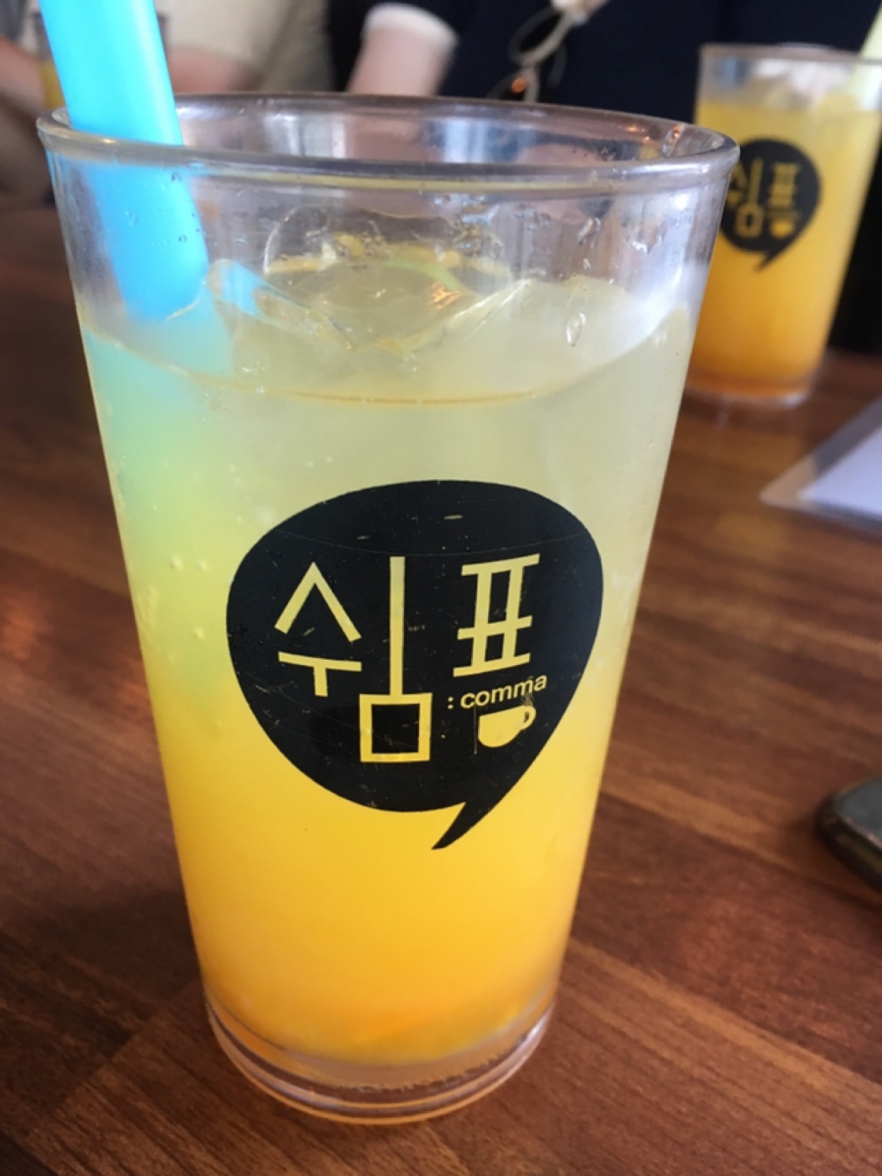 쉼표 매장 방문 후 남겨주신 고객 리뷰 사진입니다.