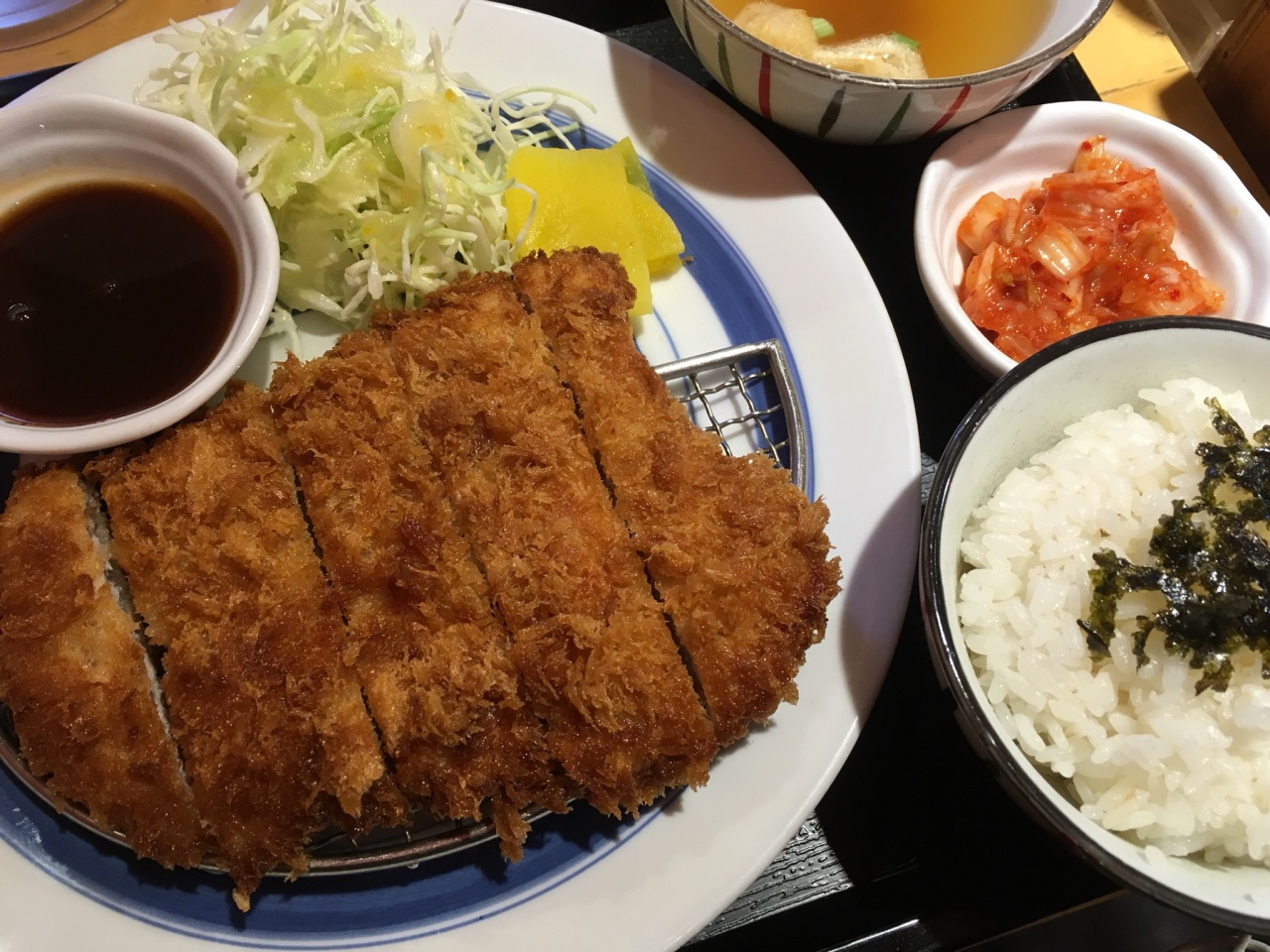 돈천동식당 매장 방문 후 남겨주신 고객 리뷰 사진입니다.