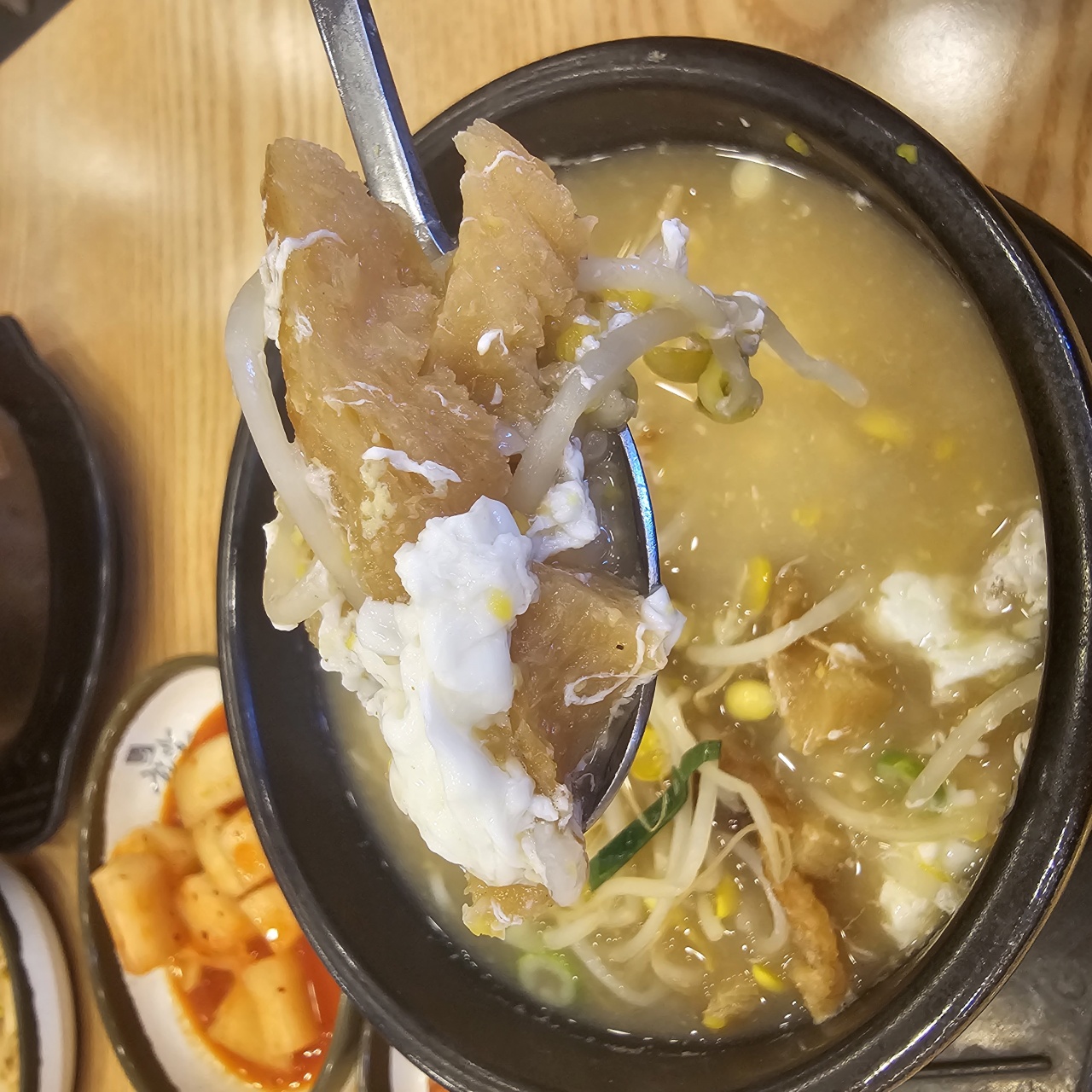 한방전주콩나물국밥 능곡장현점 매장 방문 후 남겨주신 고객 리뷰 사진입니다.