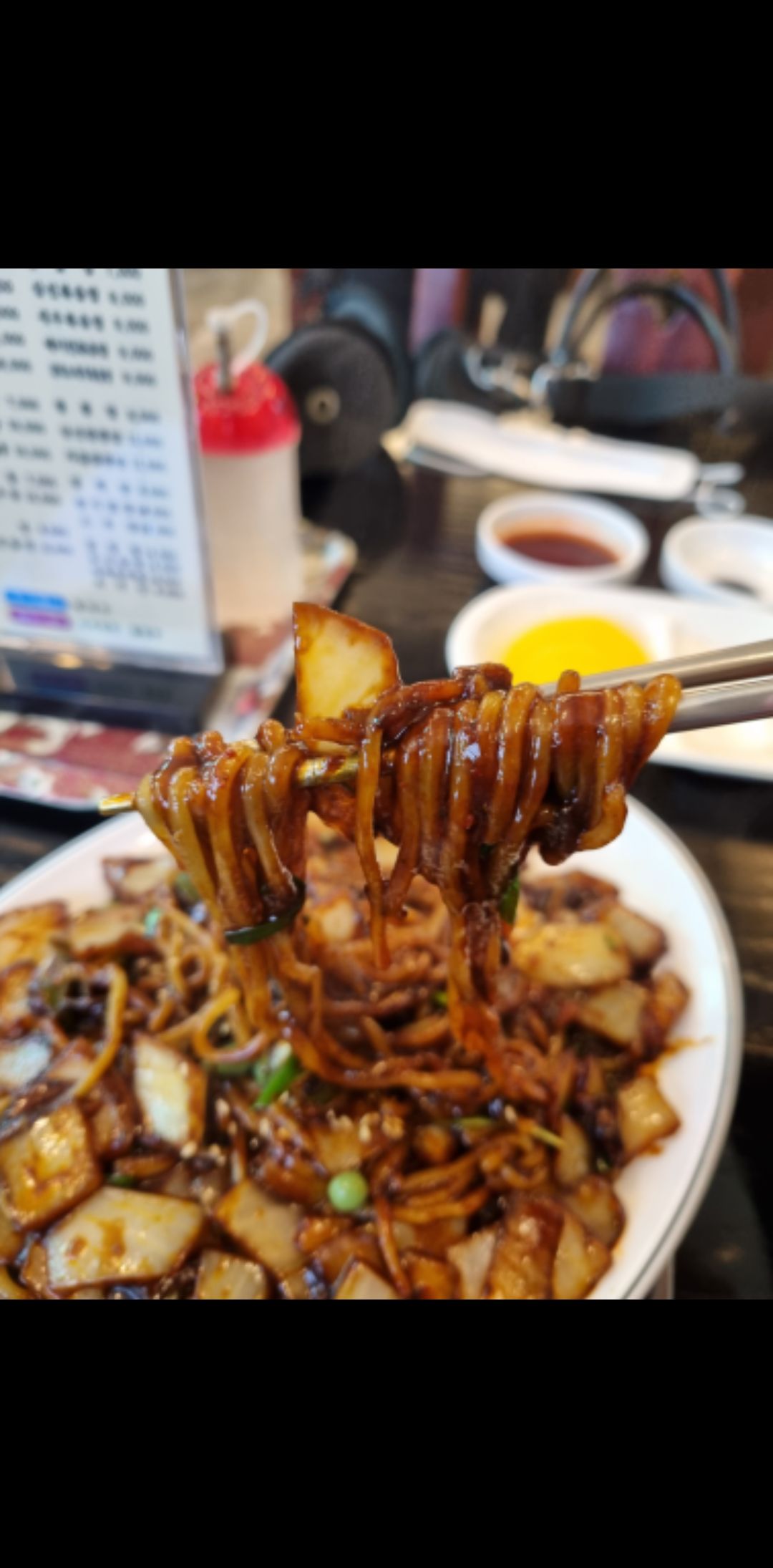 명신반점 매장 방문 후 남겨주신 고객 리뷰 사진입니다.