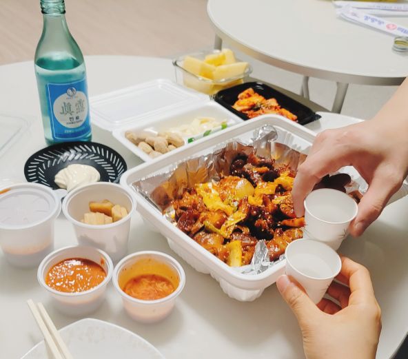 장충동왕족발 매장 방문 후 남겨주신 고객 리뷰 사진입니다.