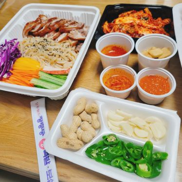 장충동왕족발 매장 방문 후 남겨주신 고객 리뷰 사진입니다.