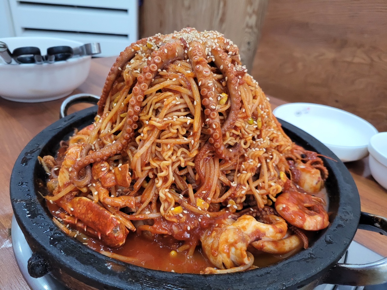 돌솟해물뼈찜 매장 방문 후 남겨주신 고객 리뷰 사진입니다.