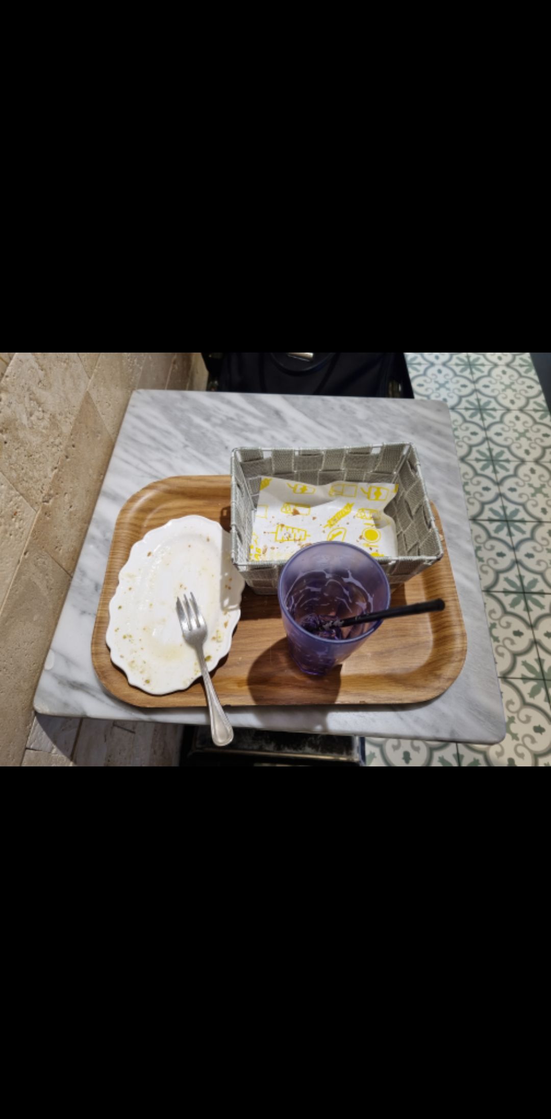 케르반베이커리 매장 방문 후 남겨주신 고객 리뷰 사진입니다.
