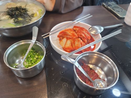 대머리칼국수 매장 방문 후 남겨주신 고객 리뷰 사진입니다.