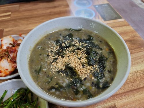 울릉도태양식당 따개비칼국수 매장 방문 후 남겨주신 고객 리뷰 사진입니다.