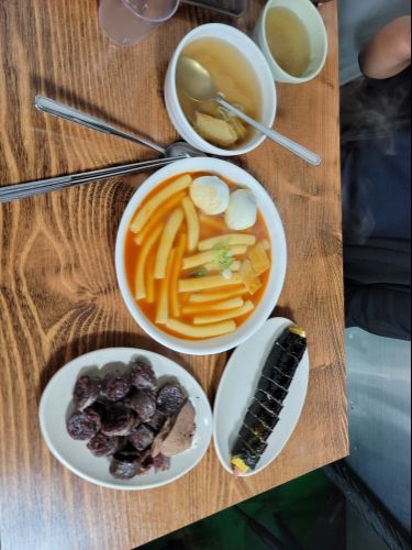 남동공단떡볶이 매장 방문 후 남겨주신 고객 리뷰 사진입니다.