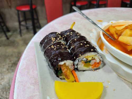 6.25떡볶이 매장 방문 후 남겨주신 고객 리뷰 사진입니다.