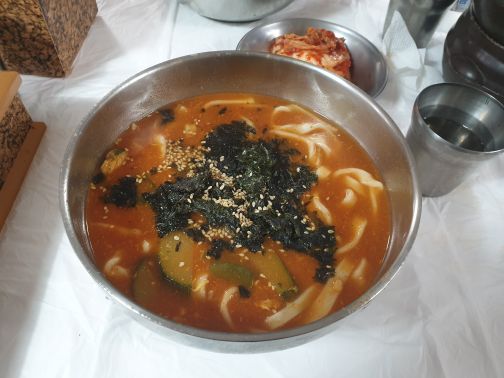 현대장칼국수 매장 방문 후 남겨주신 고객 리뷰 사진입니다.