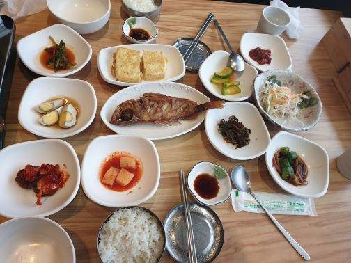삼정식당 매장 방문 후 남겨주신 고객 리뷰 사진입니다.