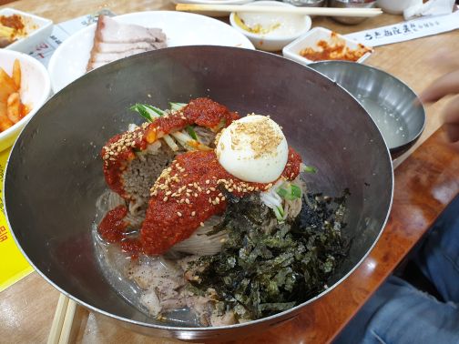 강계봉진막국수 매장 방문 후 남겨주신 고객 리뷰 사진입니다.