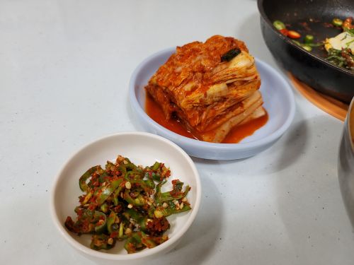 찐한식당 매장 방문 후 남겨주신 고객 리뷰 사진입니다.