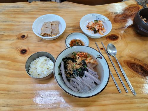 흥업묵집 매장 방문 후 남겨주신 고객 리뷰 사진입니다.