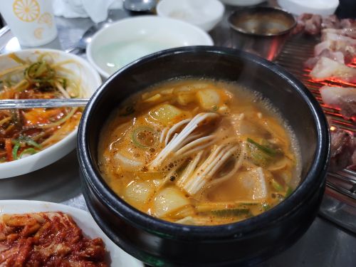 칠돈가 매장 방문 후 남겨주신 고객 리뷰 사진입니다.