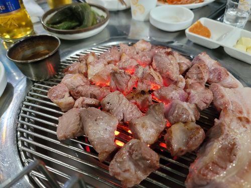칠돈가 매장 방문 후 남겨주신 고객 리뷰 사진입니다.
