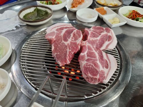 칠돈가 매장 방문 후 남겨주신 고객 리뷰 사진입니다.