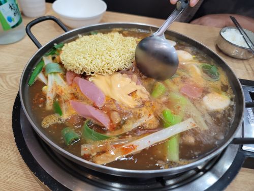 신가네부대찌개 매장 방문 후 남겨주신 고객 리뷰 사진입니다.