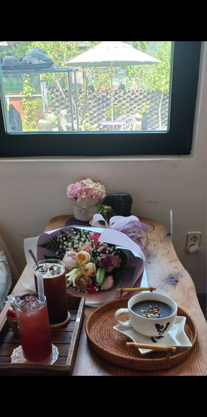 오온갤러리카페 매장 방문 후 남겨주신 고객 리뷰 사진입니다.