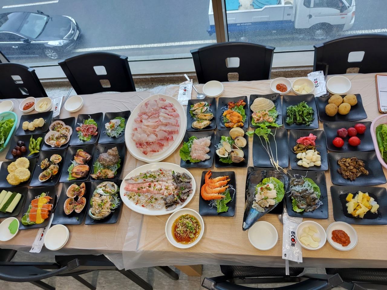 윤이네수산 매장 방문 후 남겨주신 고객 리뷰 사진입니다.