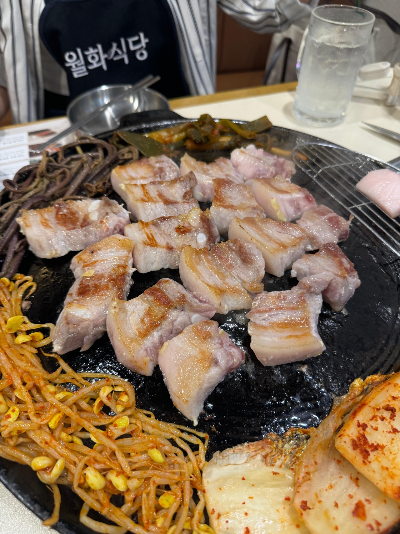 월화식당 매장 방문 후 남겨주신 고객 리뷰 사진입니다.