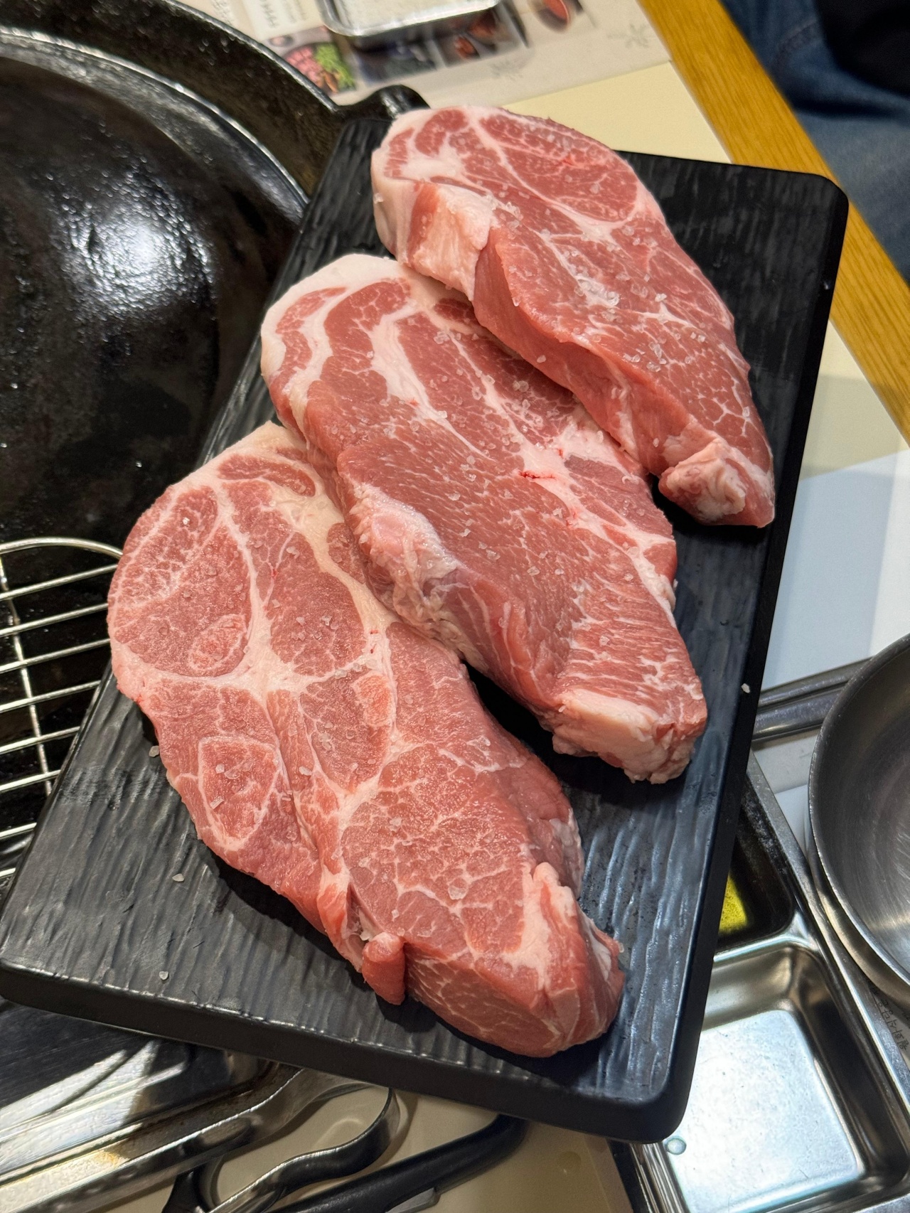 월화식당 매장 방문 후 남겨주신 고객 리뷰 사진입니다.