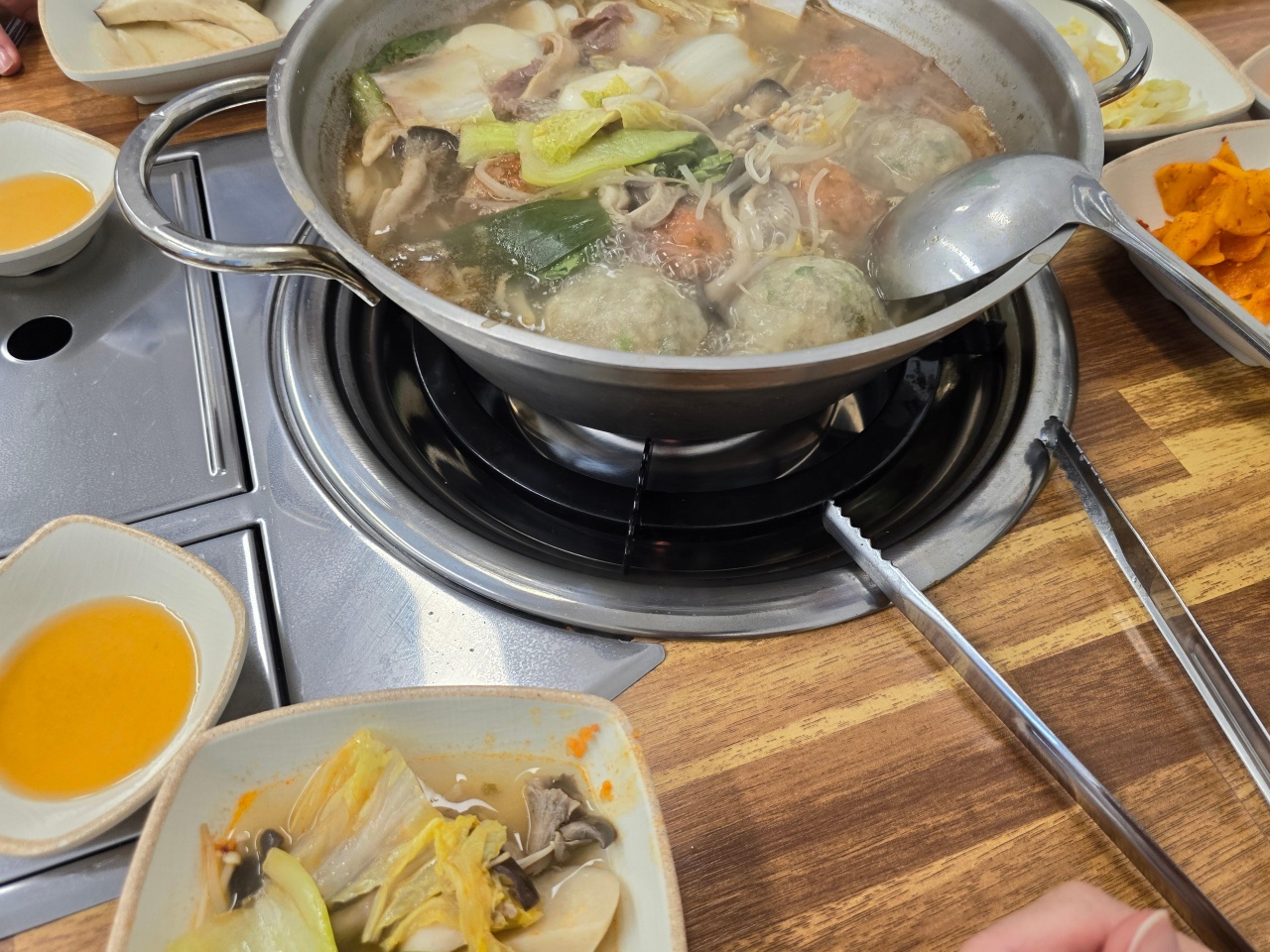 굴림샤브&콩국수 어린이대공원점 매장 방문 후 남겨주신 고객 리뷰 사진입니다.