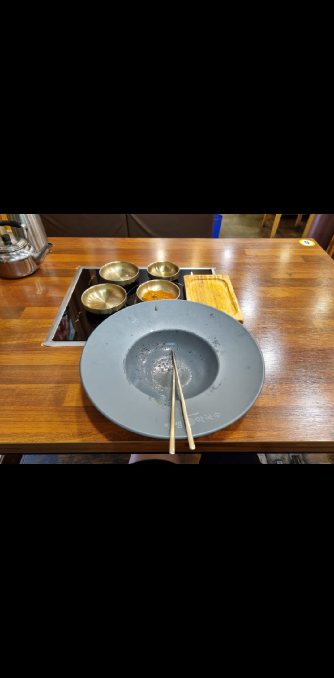 뱅뱅막국수 매장 방문 후 남겨주신 고객 리뷰 사진입니다.