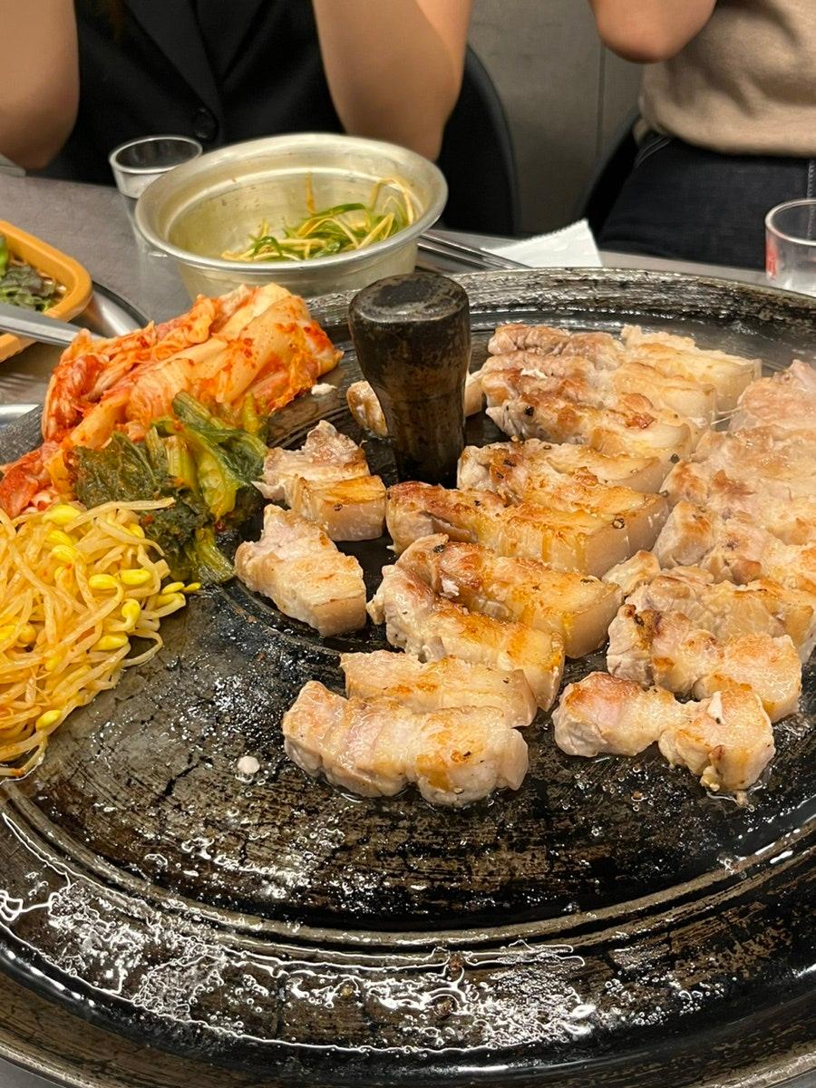 목구멍 신논현점 매장 방문 후 남겨주신 고객 리뷰 사진입니다.