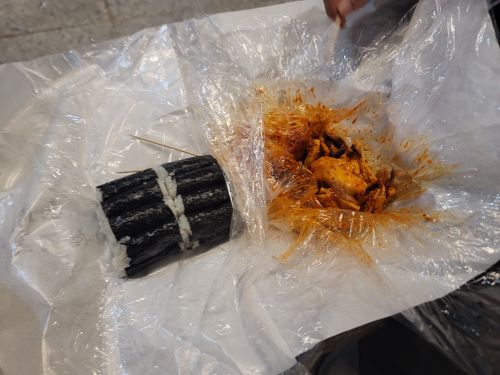 뚱보할매김밥집 매장 방문 후 남겨주신 고객 리뷰 사진입니다.