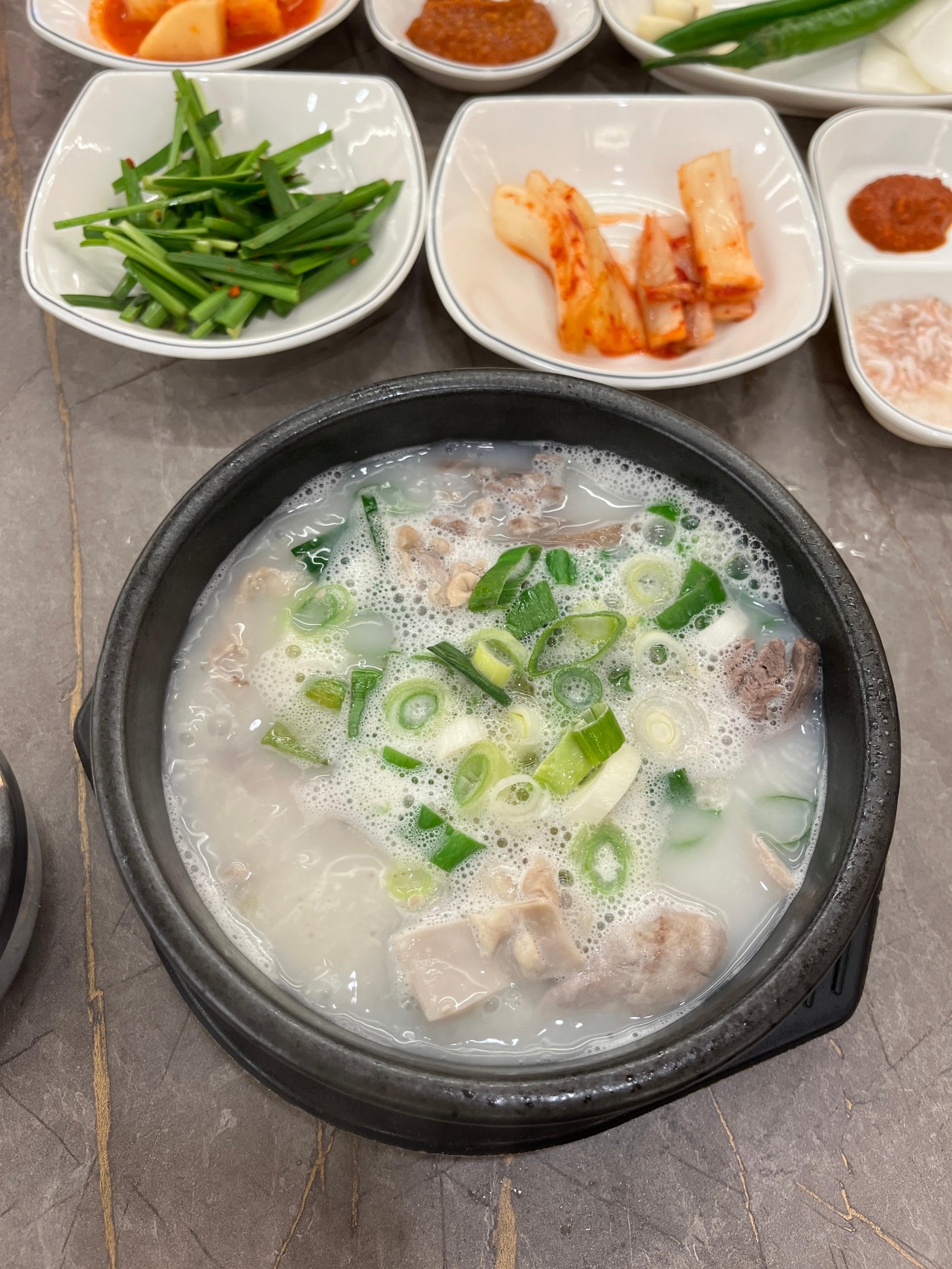 일품돼지국밥 산격점 매장 방문 후 남겨주신 고객 리뷰 사진입니다.