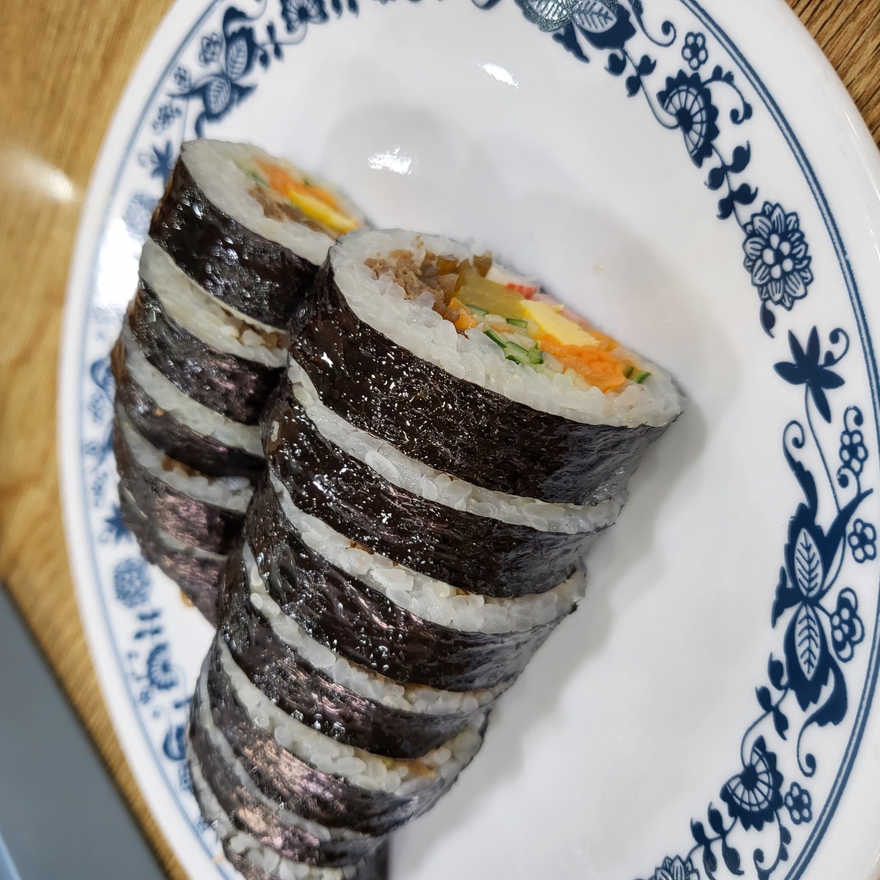 장원김밥 서초점 매장 방문 후 남겨주신 고객 리뷰 사진입니다.