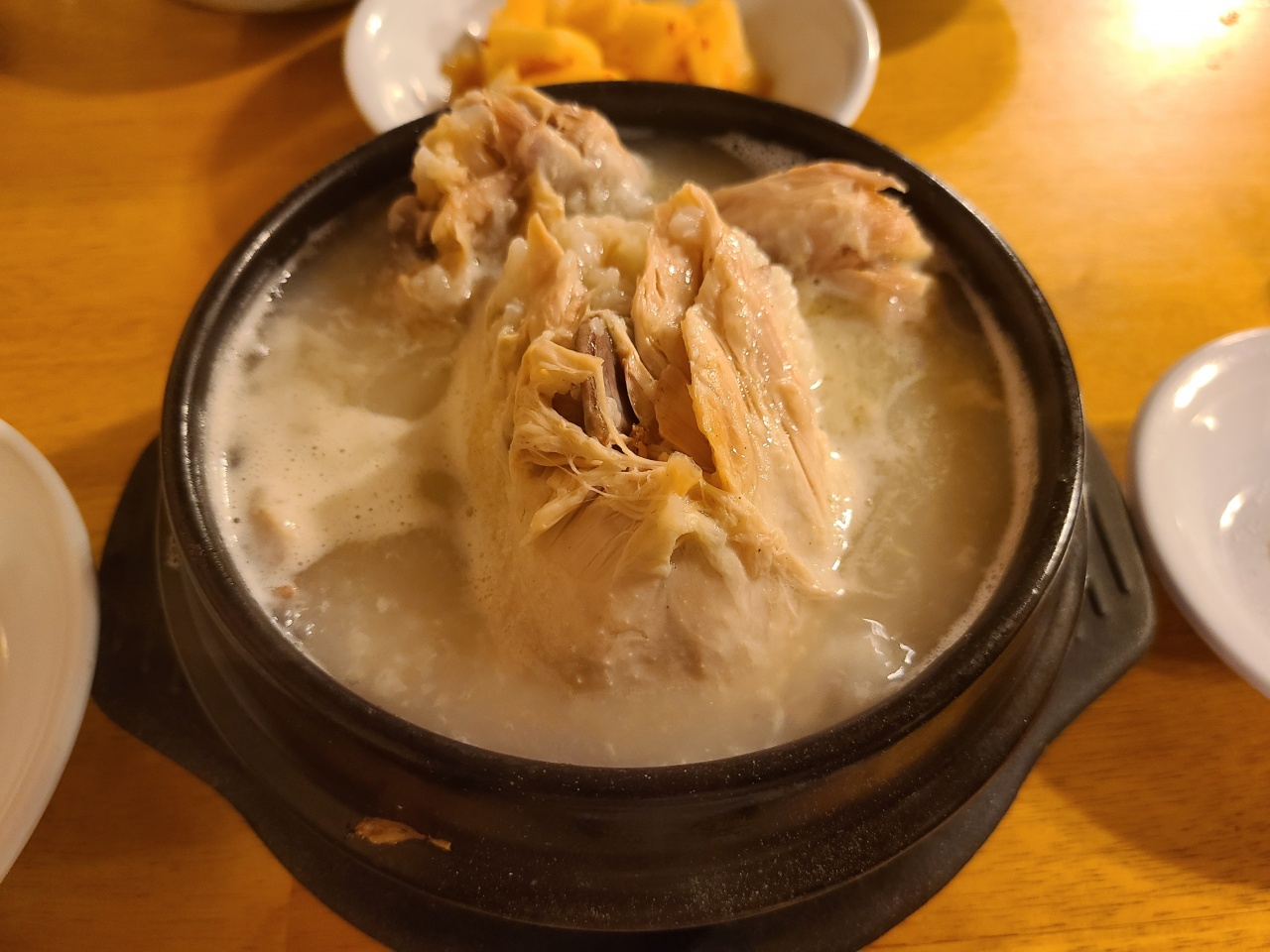 옻닭삼계탕 매장 방문 후 남겨주신 고객 리뷰 사진입니다.