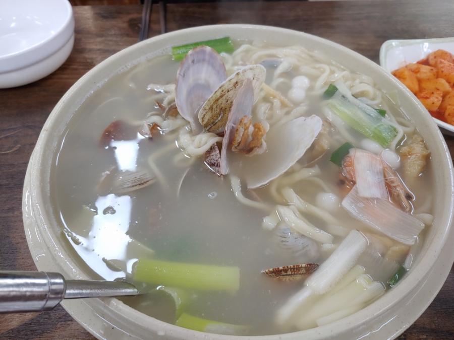 황해해물칼국수 매장 방문 후 남겨주신 고객 리뷰 사진입니다.