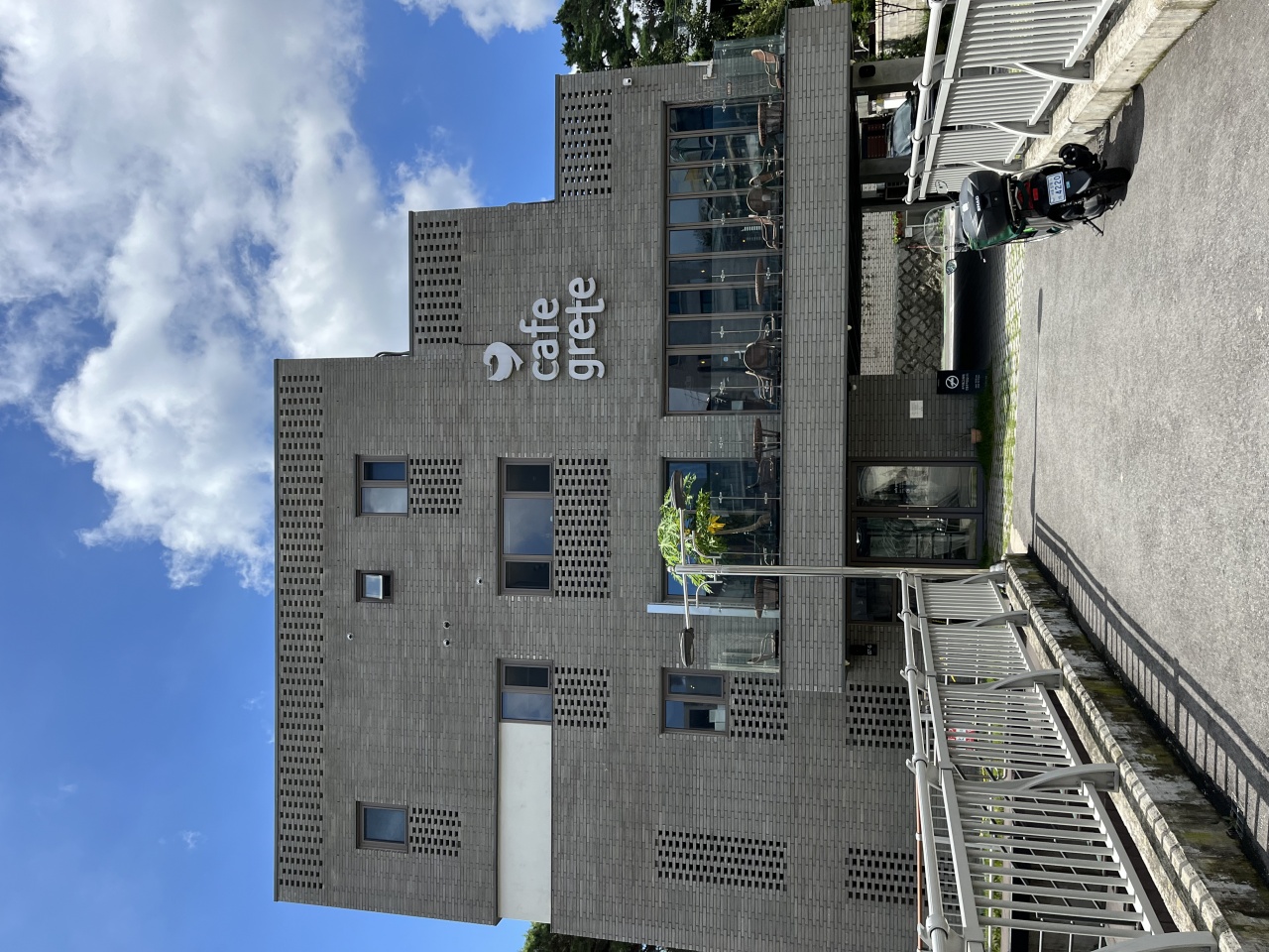 카페 그레테 매장 방문 후 남겨주신 고객 리뷰 사진입니다.