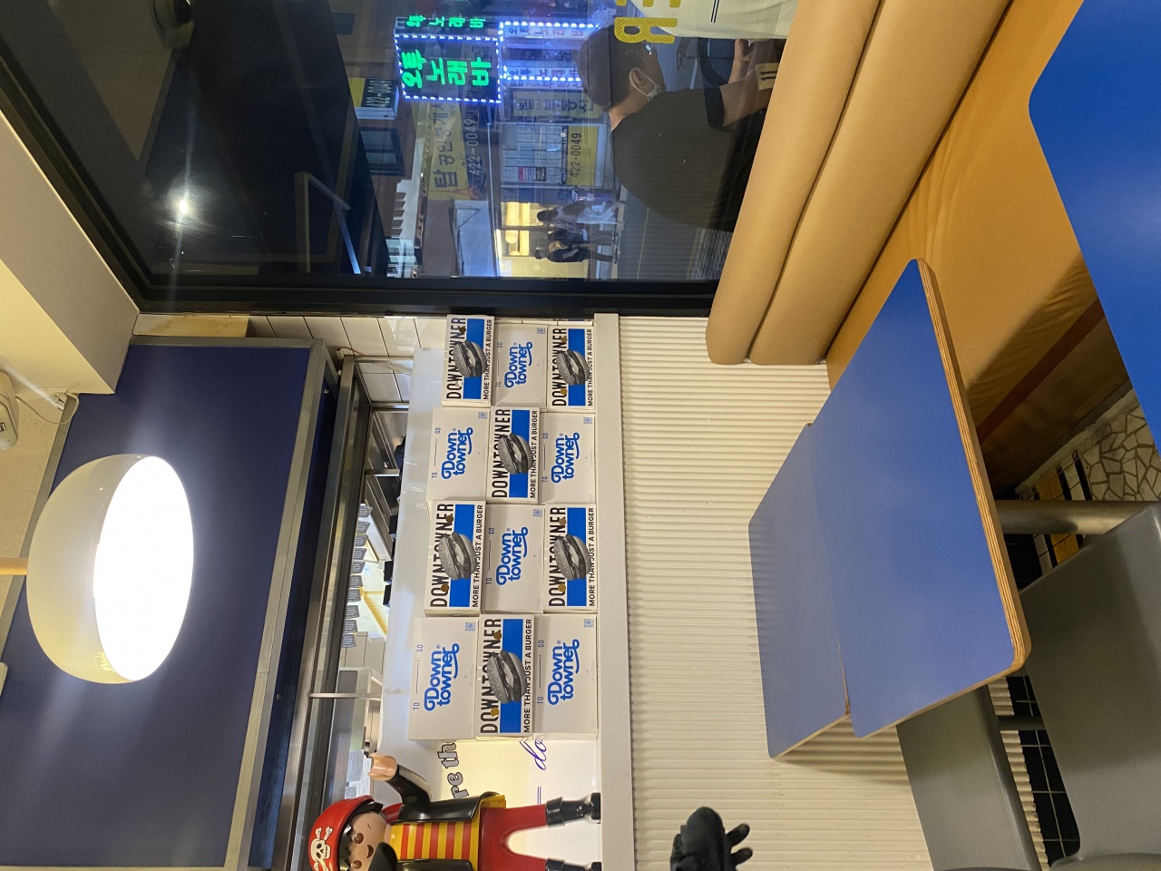 다운타우너 매장 방문 후 남겨주신 고객 리뷰 사진입니다.