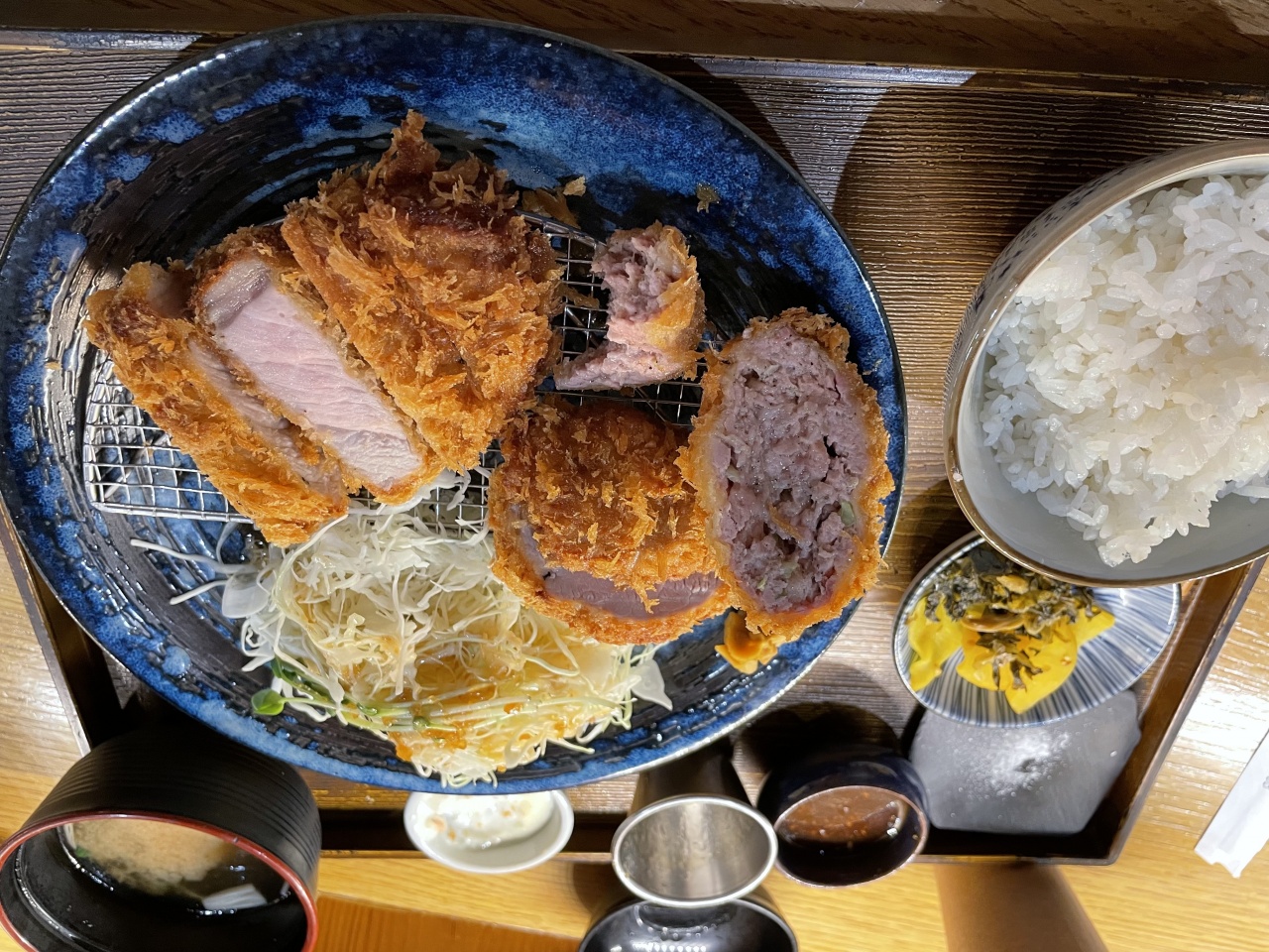 크레이지카츠 매장 방문 후 남겨주신 고객 리뷰 사진입니다.