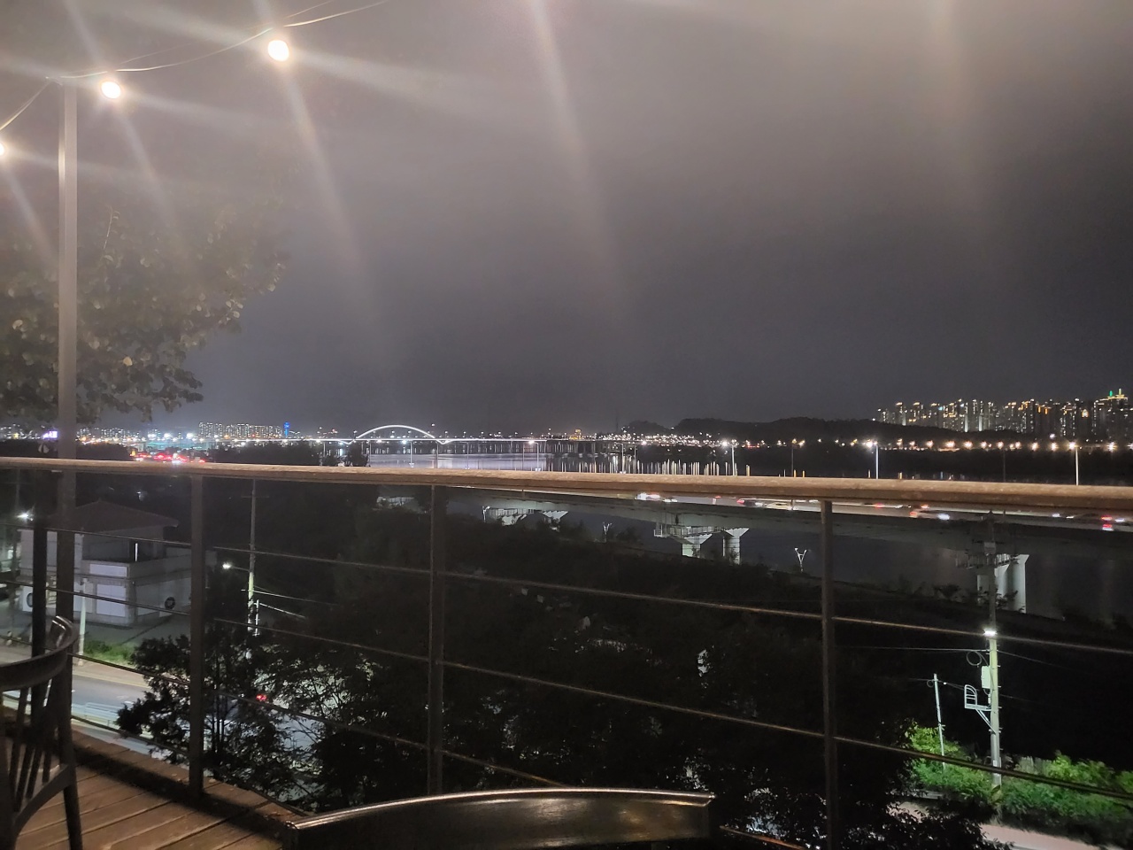 모던기와커피 매장 방문 후 남겨주신 고객 리뷰 사진입니다.