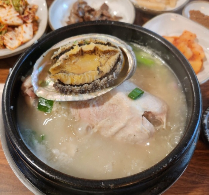 동백삼계탕 매장 방문 후 남겨주신 고객 리뷰 사진입니다.
