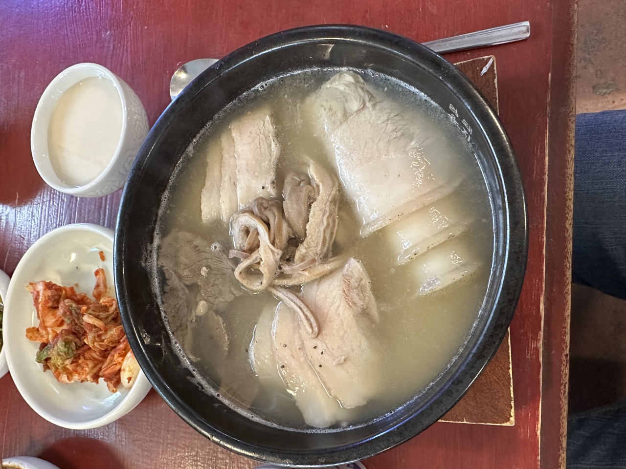 엄용백 돼지국밥 매장 방문 후 남겨주신 고객 리뷰 사진입니다.