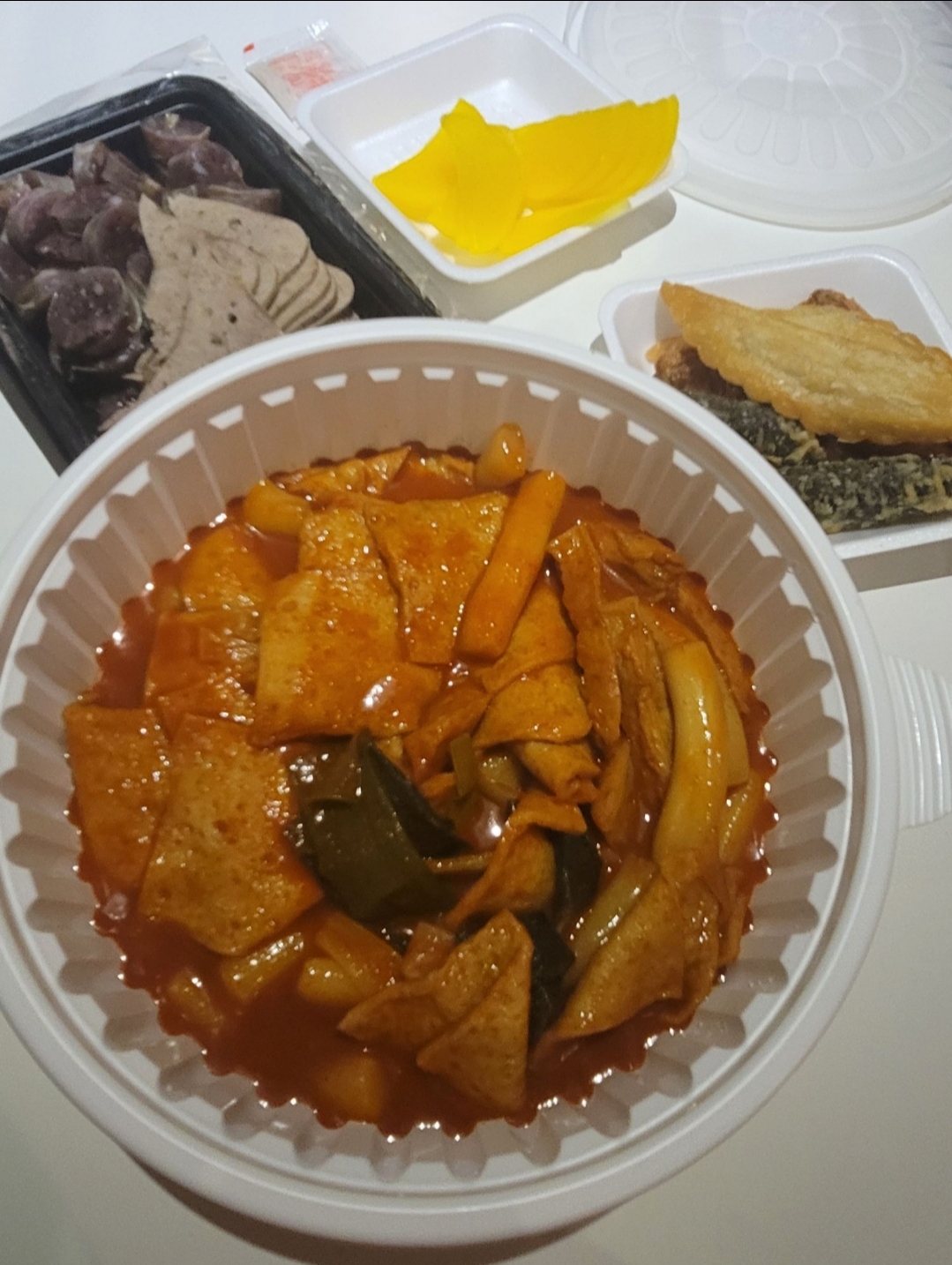 선릉역매운떡볶이 매장 방문 후 남겨주신 고객 리뷰 사진입니다.