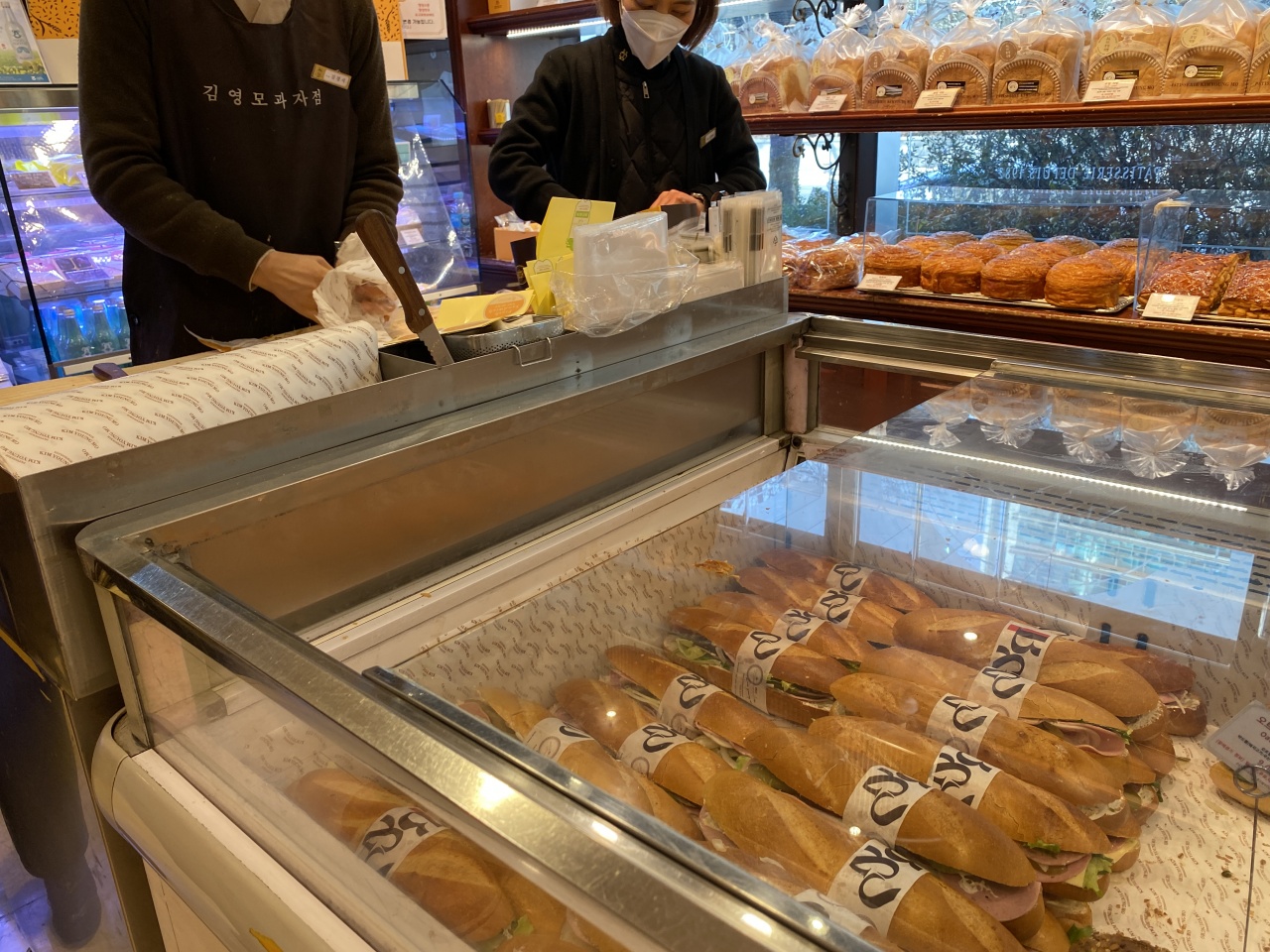 김영모과자점 매장 방문 후 남겨주신 고객 리뷰 사진입니다.