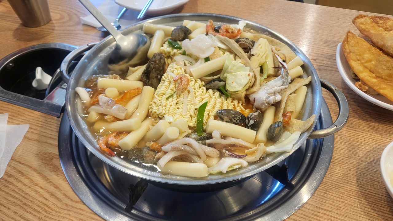 진미떡볶이 매장 방문 후 남겨주신 고객 리뷰 사진입니다.