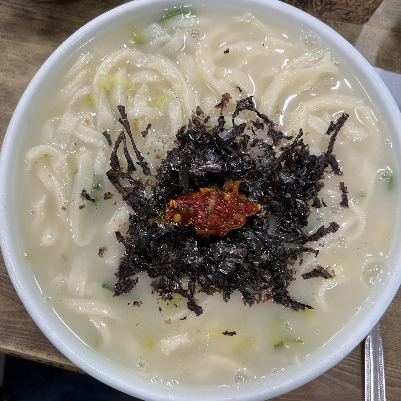 프라자손칼국수 매장 방문 후 남겨주신 고객 리뷰 사진입니다.