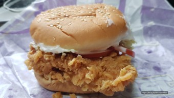 KFC 명지대 매장 방문 후 남겨주신 고객 리뷰 사진입니다.