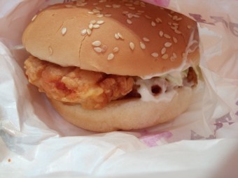 KFC 철산역 매장 방문 후 남겨주신 고객 리뷰 사진입니다.