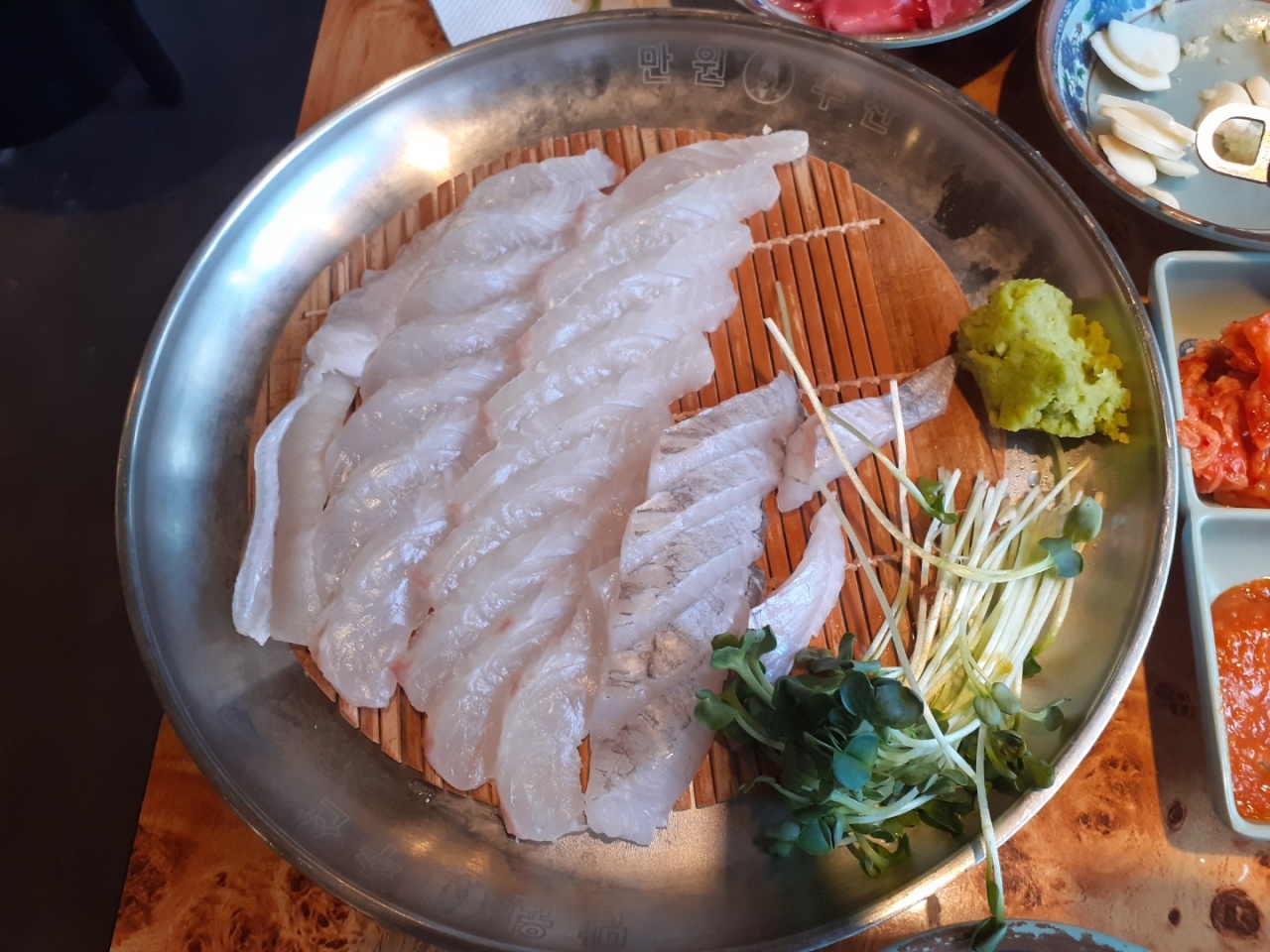 만원수산 매장 방문 후 남겨주신 고객 리뷰 사진입니다.