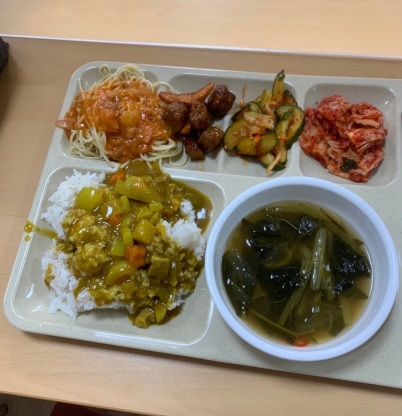 판교도서관구내식당 매장 방문 후 남겨주신 고객 리뷰 사진입니다.